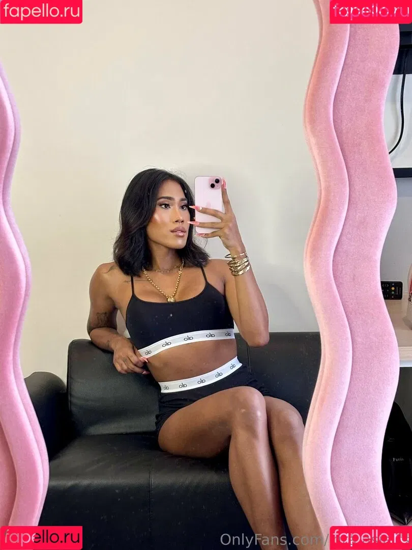 kira.asia.ts / kiranaroszie Onlyfans Photo Gallery 