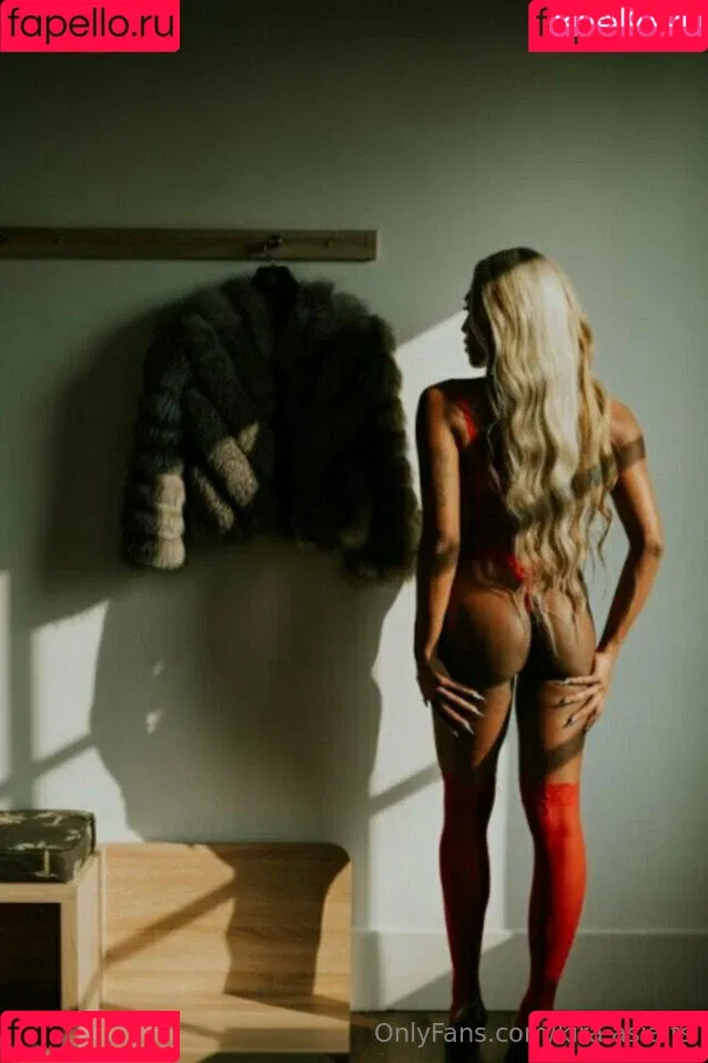 kira.asia.ts / kiranaroszie Onlyfans Photo Gallery 