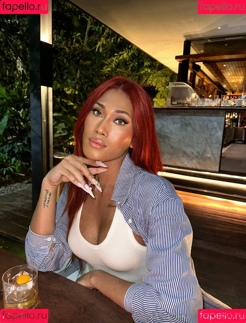 kira.asia.ts / kiranaroszie Onlyfans Photo Gallery 