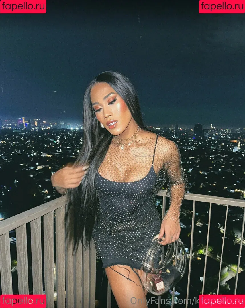 kira.asia.ts / kiranaroszie Onlyfans Photo Gallery 