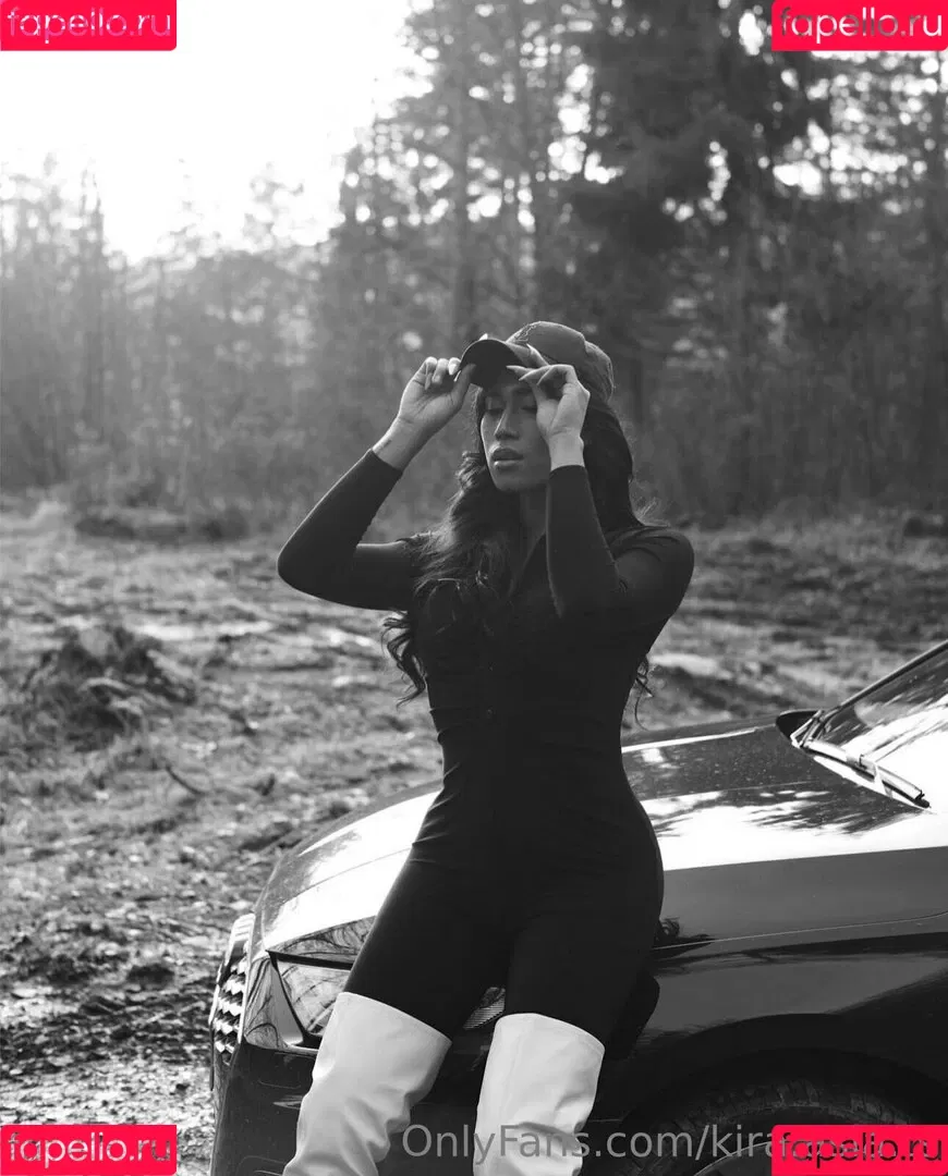 kira.asia.ts / kiranaroszie Onlyfans Photo Gallery 