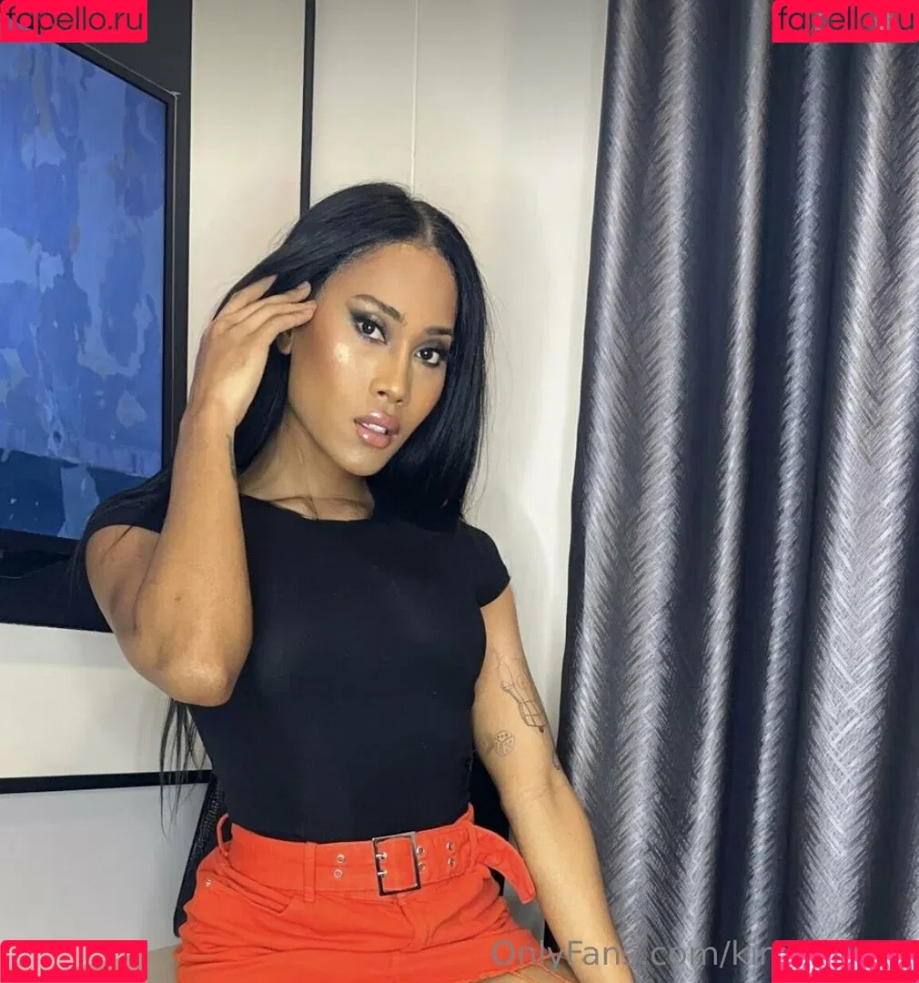 kira.asia.ts / kiranaroszie Onlyfans Photo Gallery 