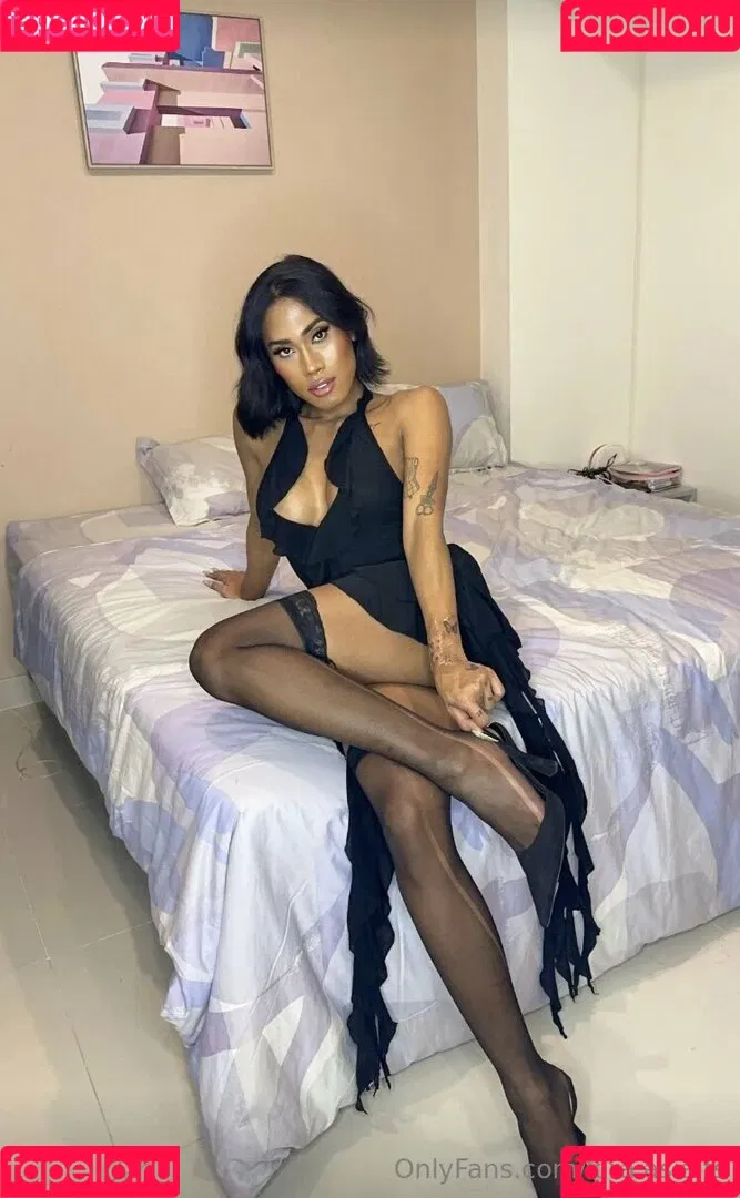 kira.asia.ts / kiranaroszie Onlyfans Photo Gallery 