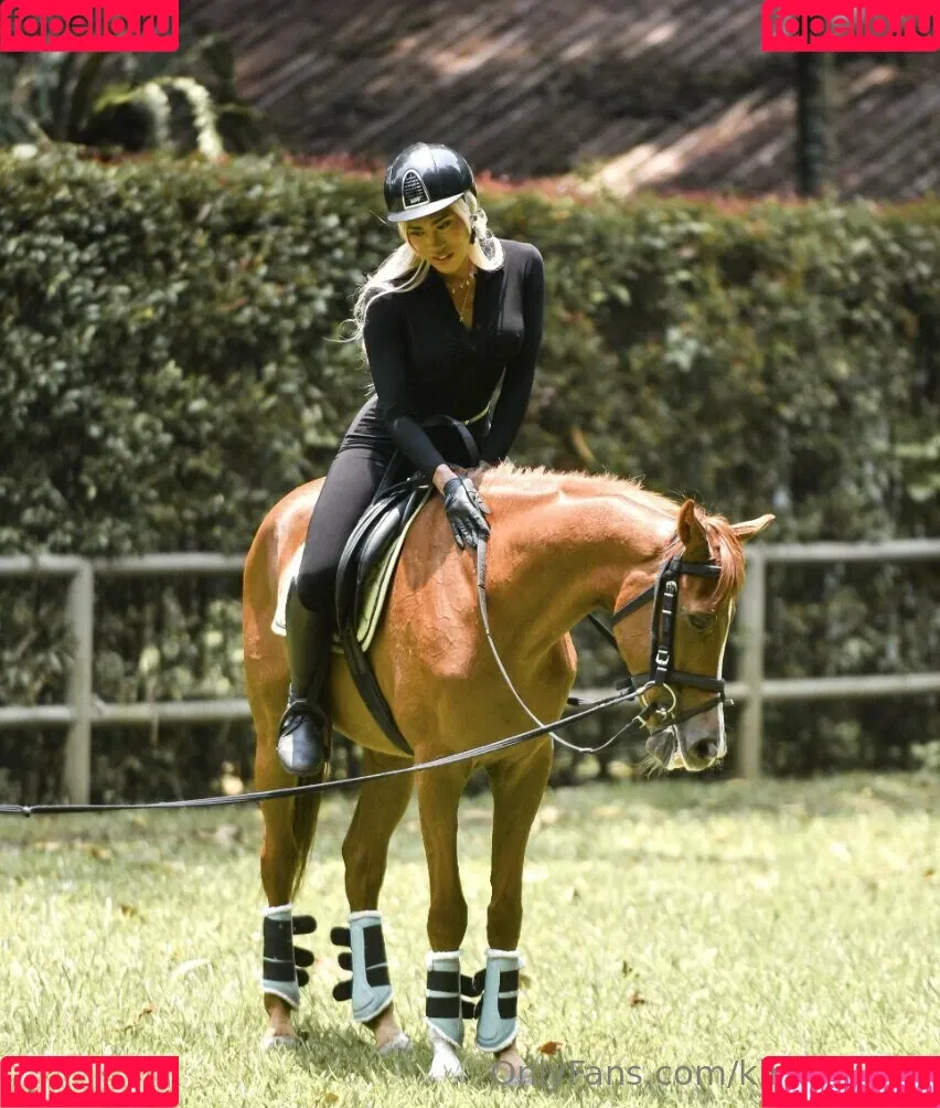 kira.asia.ts / kiranaroszie Onlyfans Photo Gallery 