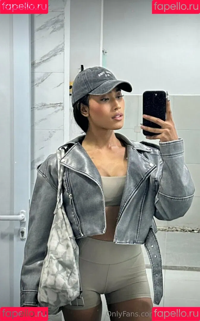 kira.asia.ts / kiranaroszie Onlyfans Photo Gallery 