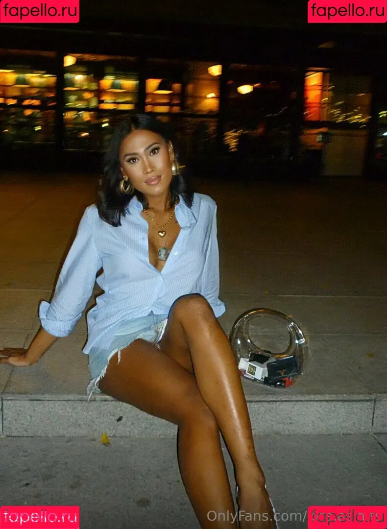 kira.asia.ts / kiranaroszie Onlyfans Photo Gallery 