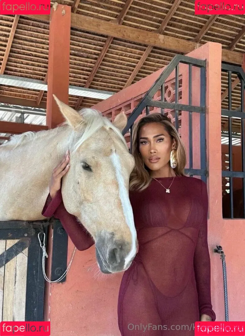 kira.asia.ts / kiranaroszie Onlyfans Photo Gallery 