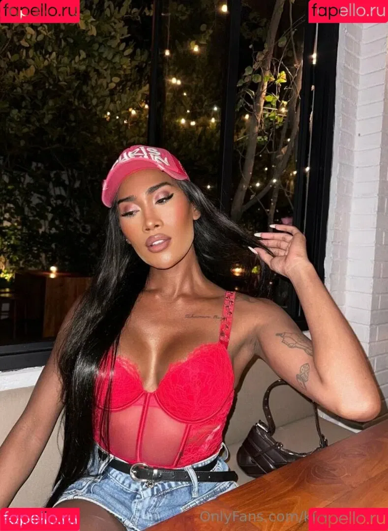 kira.asia.ts / kiranaroszie Onlyfans Photo Gallery 