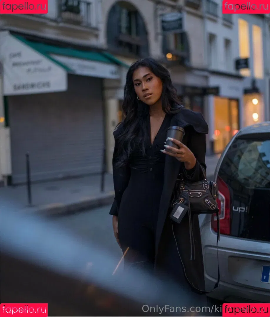 kira.asia.ts / kiranaroszie Onlyfans Photo Gallery 