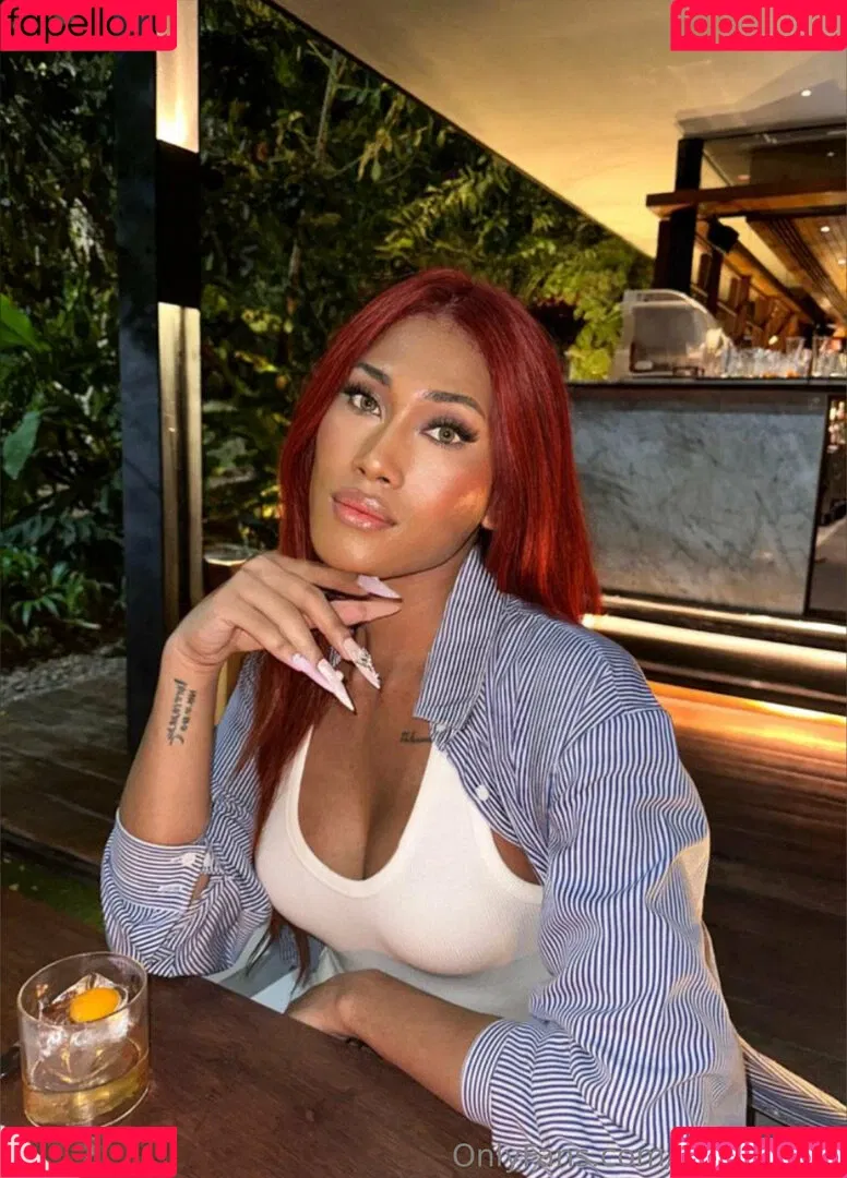 kira.asia.ts / kiranaroszie Onlyfans Photo Gallery 