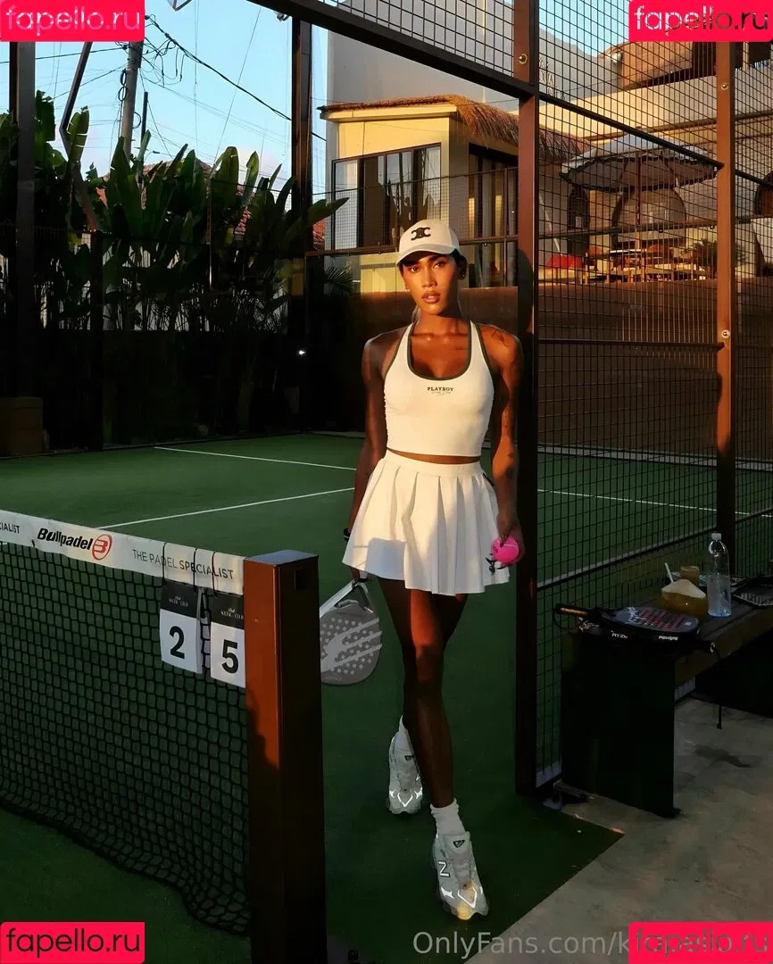 kira.asia.ts / kiranaroszie Onlyfans Photo Gallery 