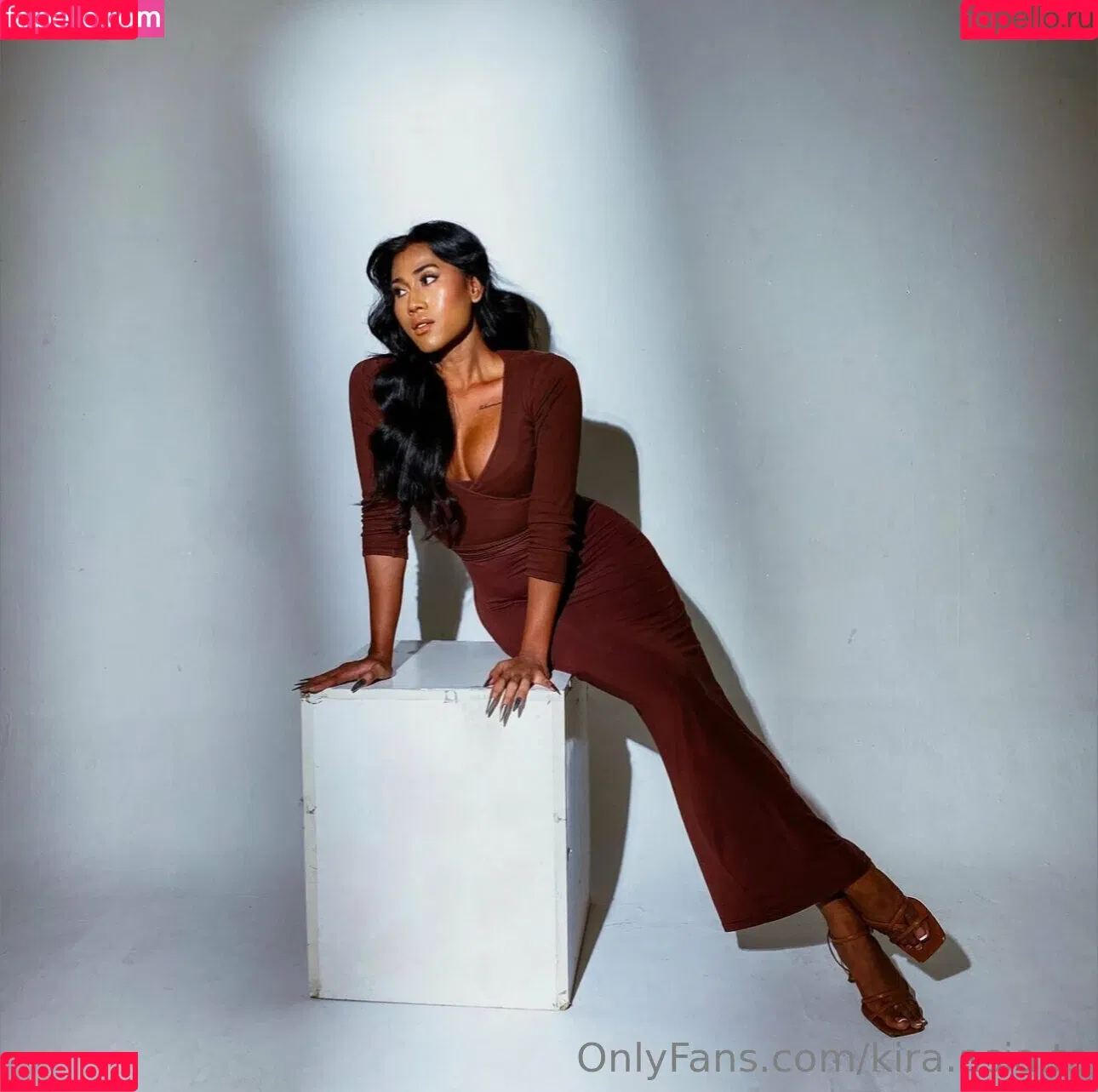 kira.asia.ts / kiranaroszie Onlyfans Photo Gallery 