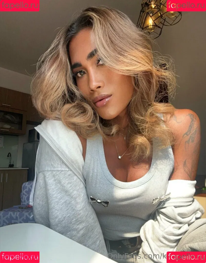 kira.asia.ts / kiranaroszie Onlyfans Photo Gallery 