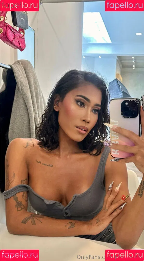 kira.asia.ts / kiranaroszie Onlyfans Photo Gallery 