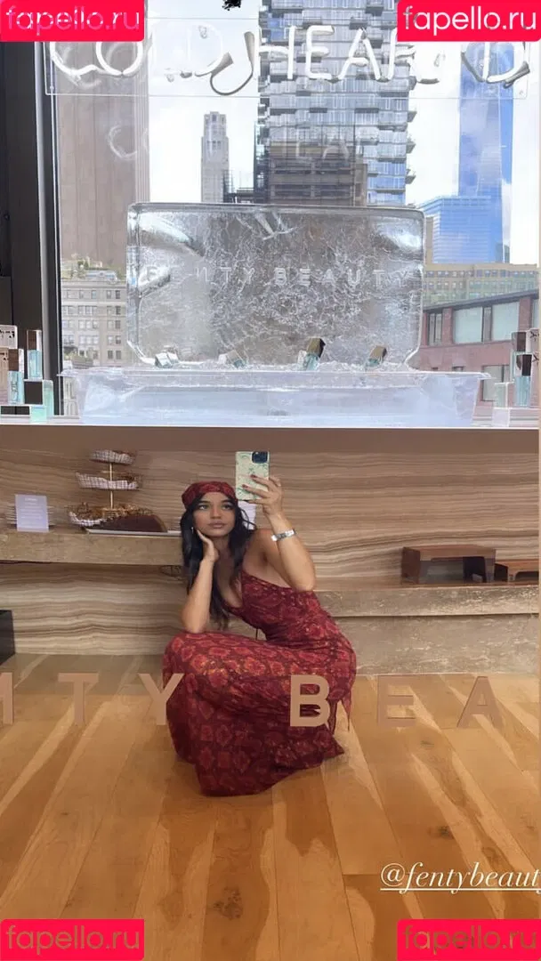 Yovanna Ventura / Yoventura / whoisyoventura Onlyfans Photo Gallery 