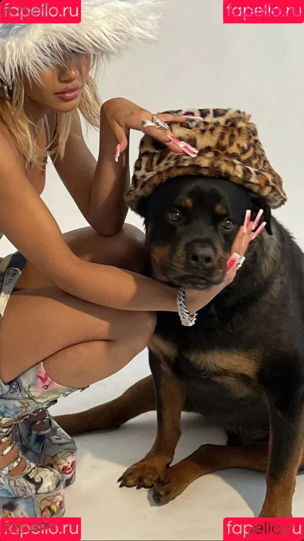 Yovanna Ventura / Yoventura / whoisyoventura Onlyfans Photo Gallery 