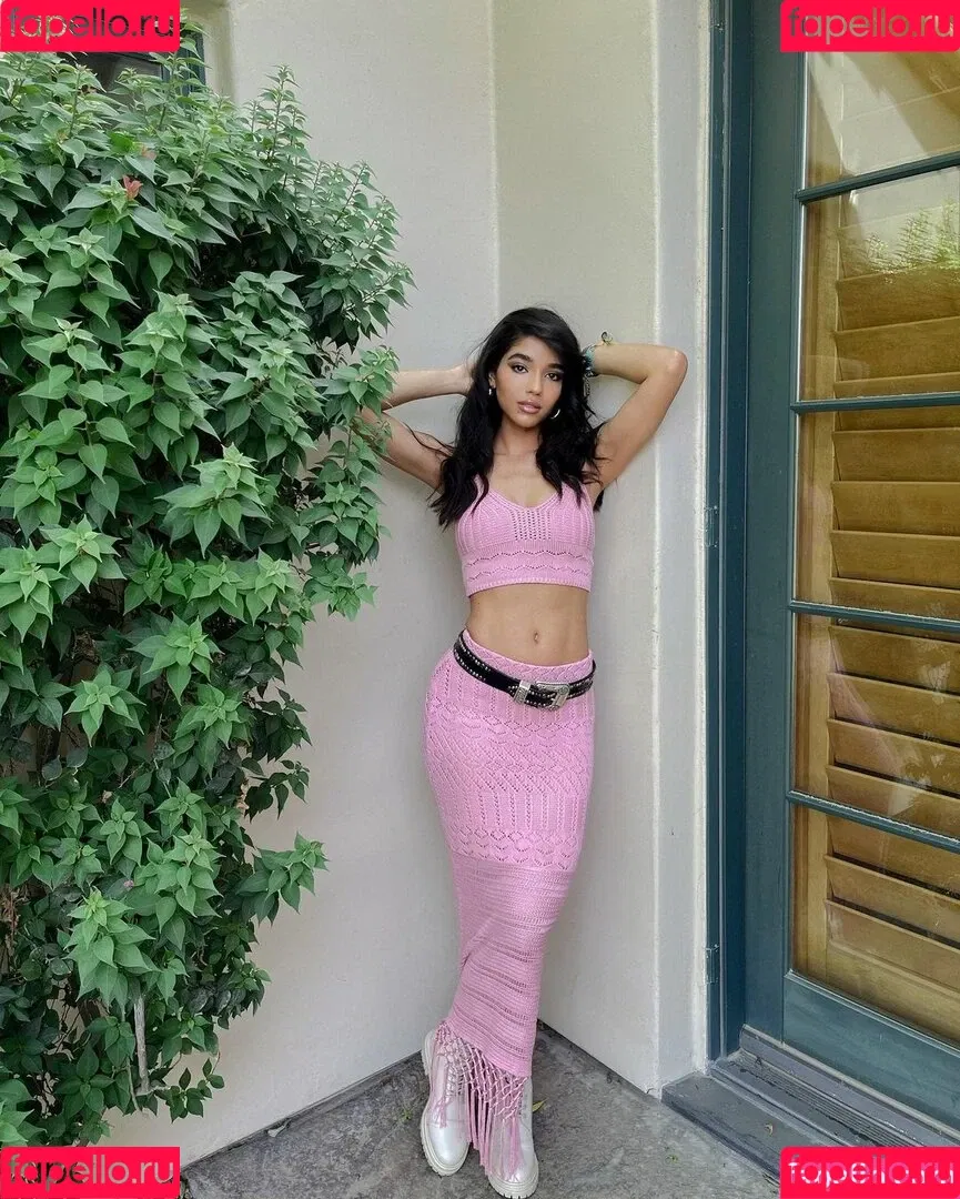 Yovanna Ventura / Yoventura / whoisyoventura Onlyfans Photo Gallery 