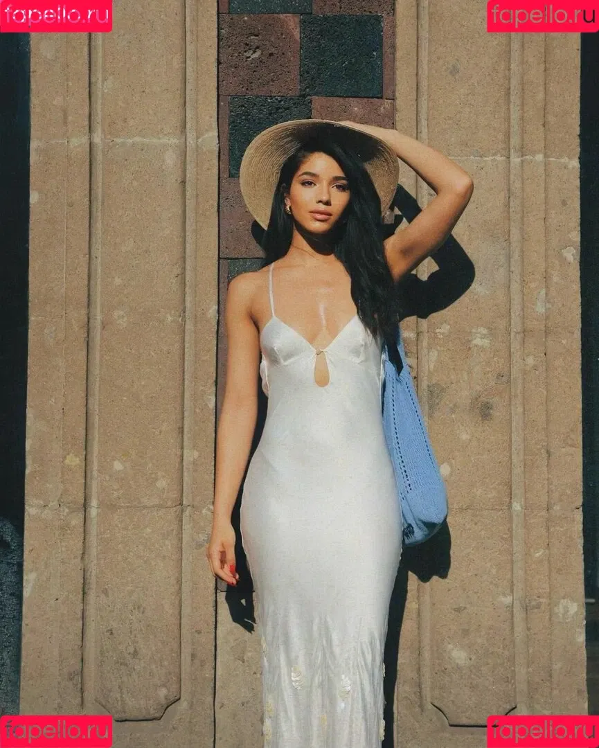 Yovanna Ventura / Yoventura / whoisyoventura Onlyfans Photo Gallery 