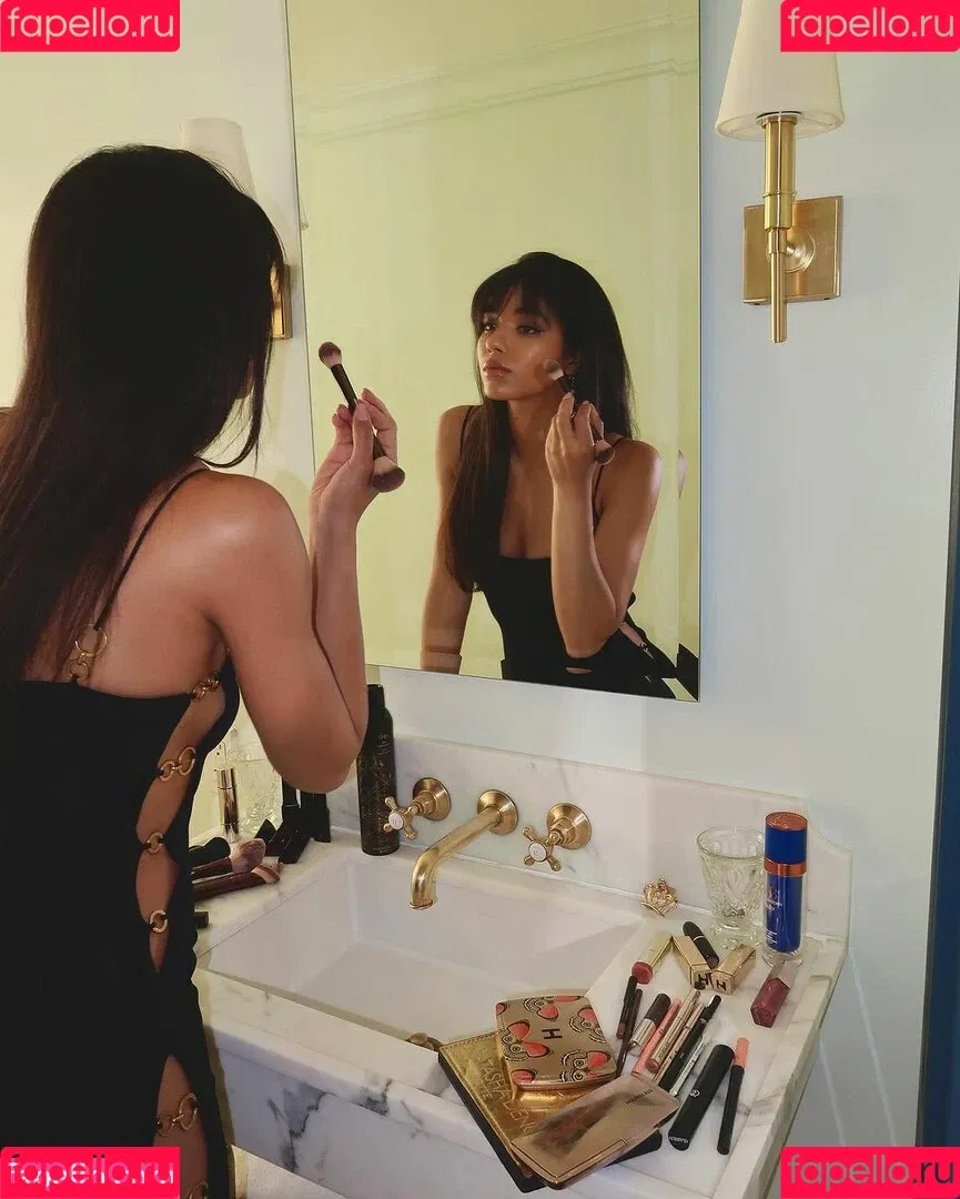 Yovanna Ventura / Yoventura / whoisyoventura Onlyfans Photo Gallery 