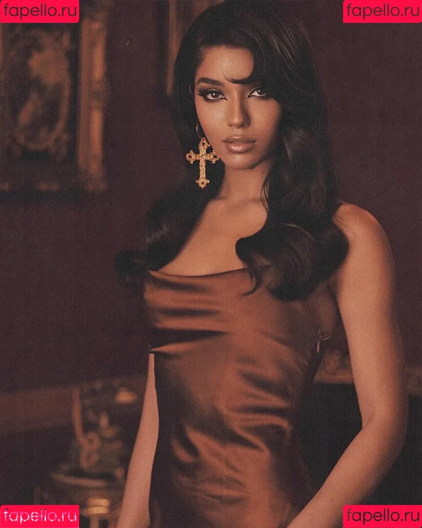 Yovanna Ventura / Yoventura / whoisyoventura Onlyfans Photo Gallery 