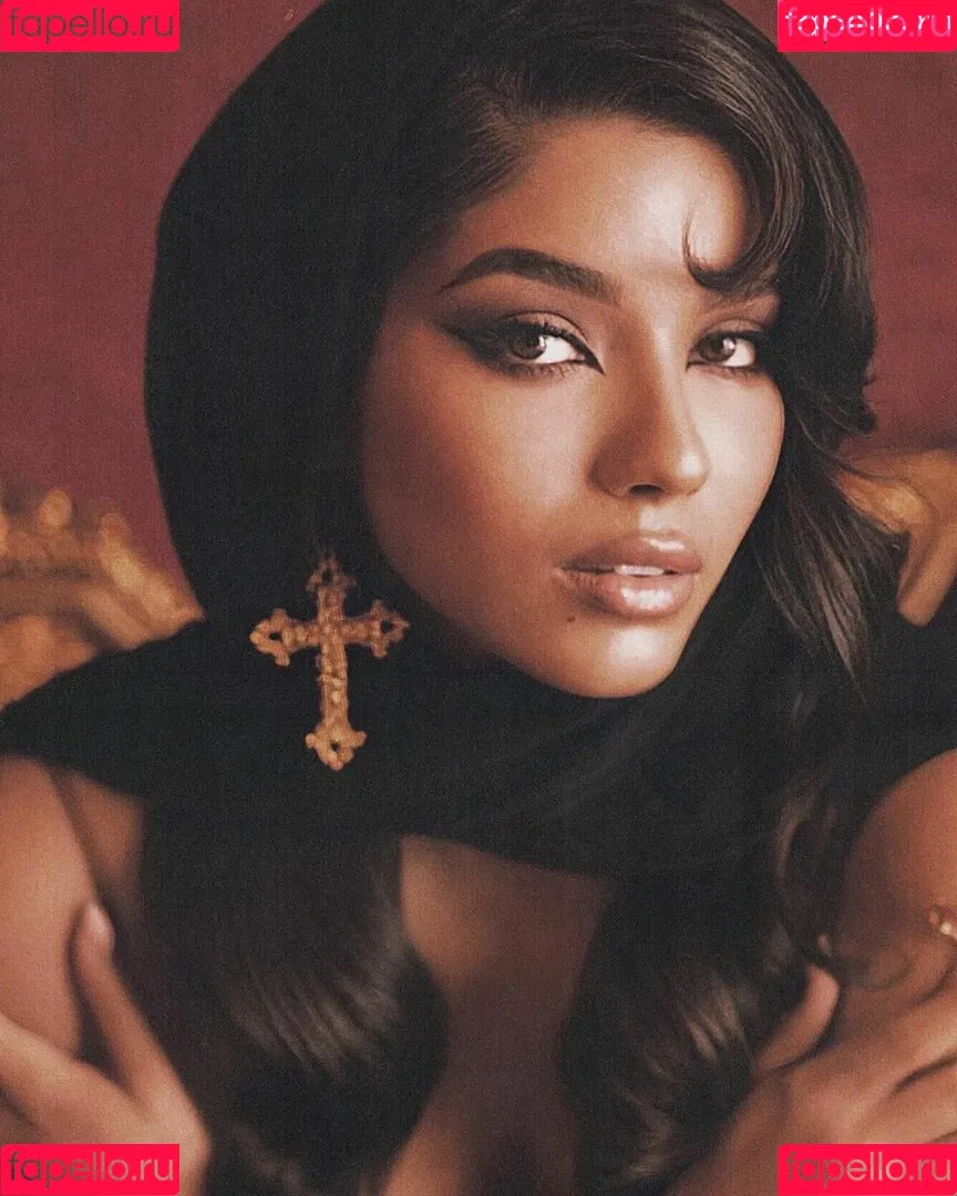 Yovanna Ventura / Yoventura / whoisyoventura Onlyfans Photo Gallery 