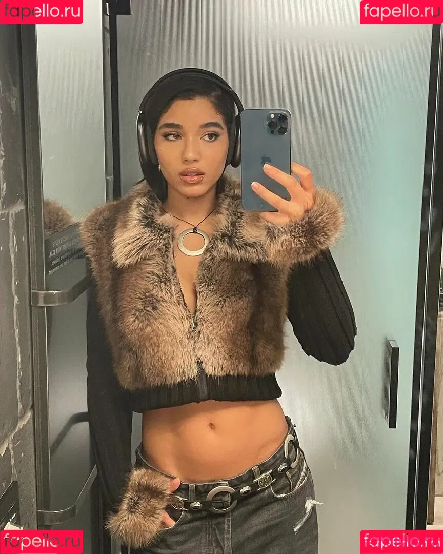 Yovanna Ventura / Yoventura / whoisyoventura Onlyfans Photo Gallery 