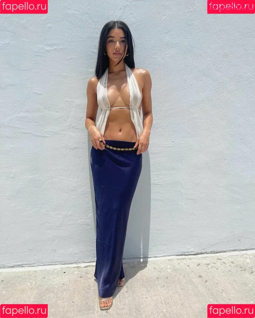 Yovanna Ventura / Yoventura / whoisyoventura Onlyfans Photo Gallery 