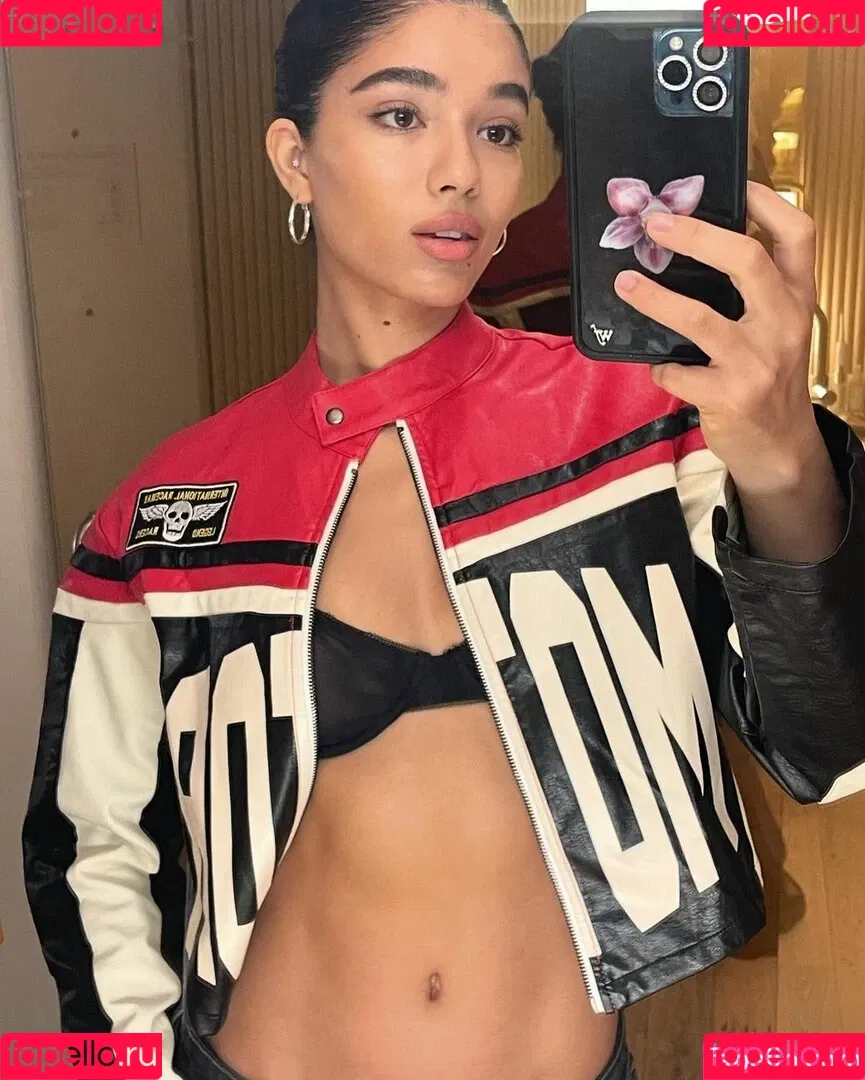 Yovanna Ventura / Yoventura / whoisyoventura Onlyfans Photo Gallery 