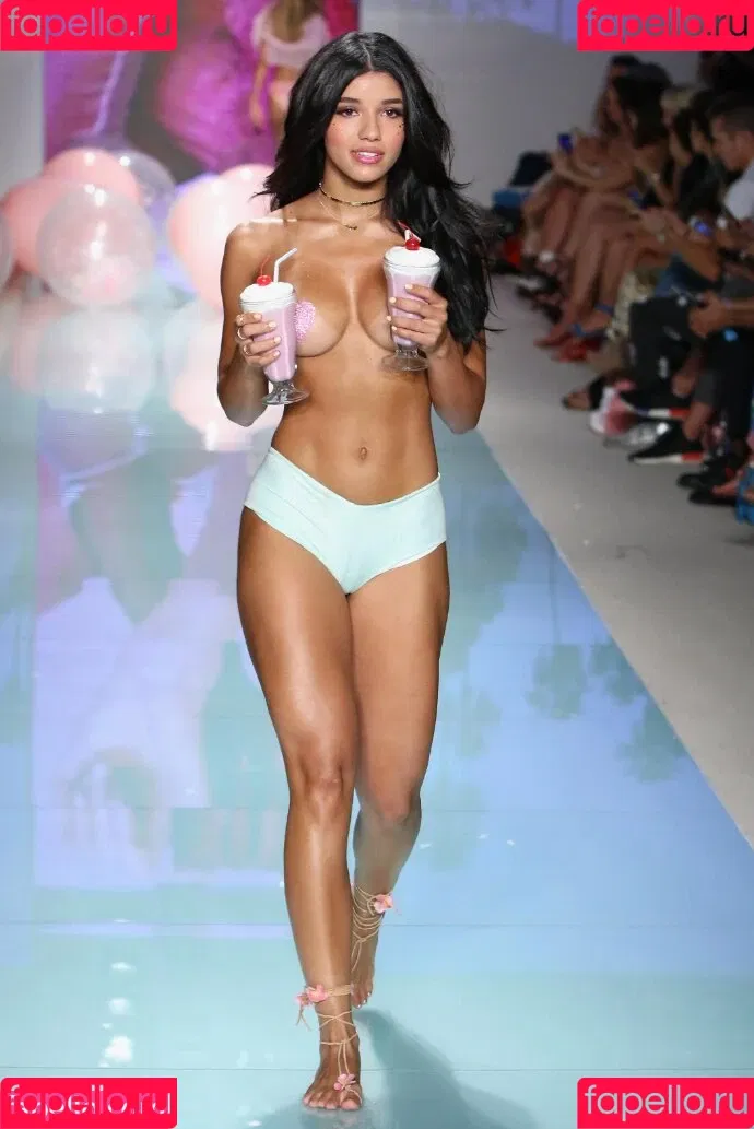 Yovanna Ventura / Yoventura / whoisyoventura Onlyfans Photo Gallery 