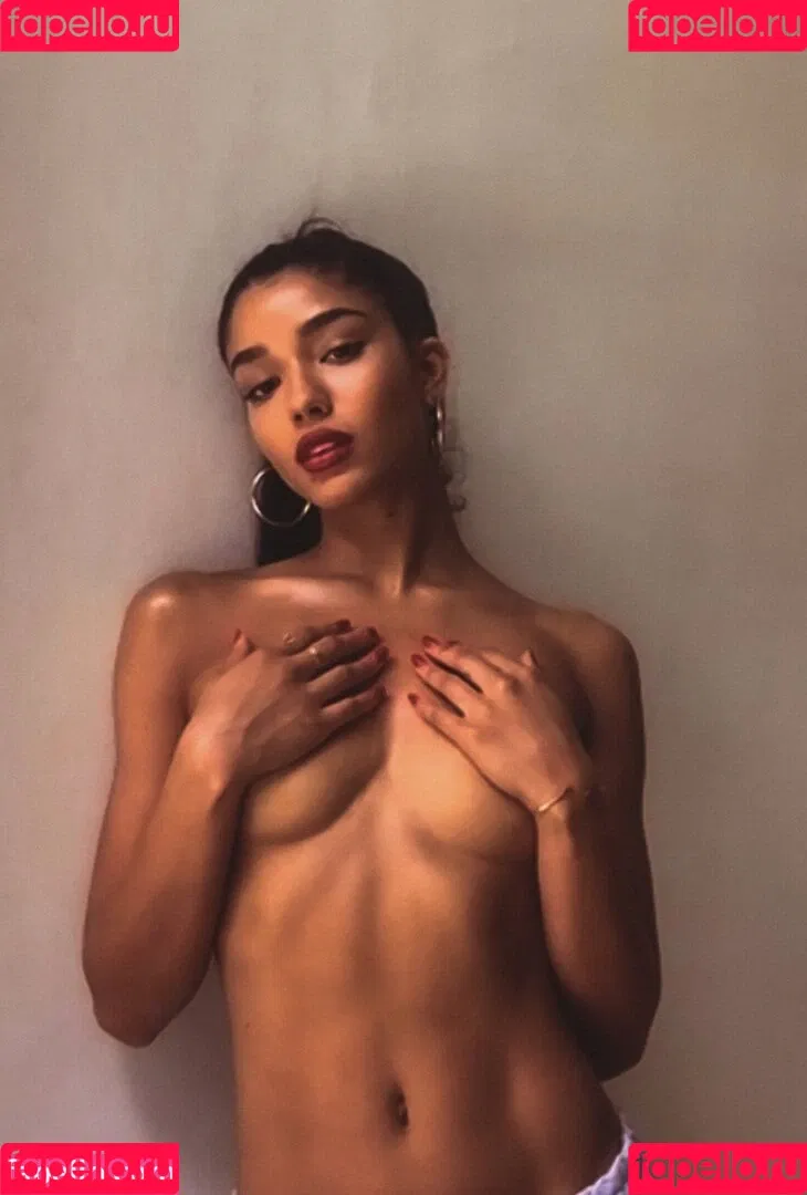 Yovanna Ventura / Yoventura / whoisyoventura Onlyfans Photo Gallery 