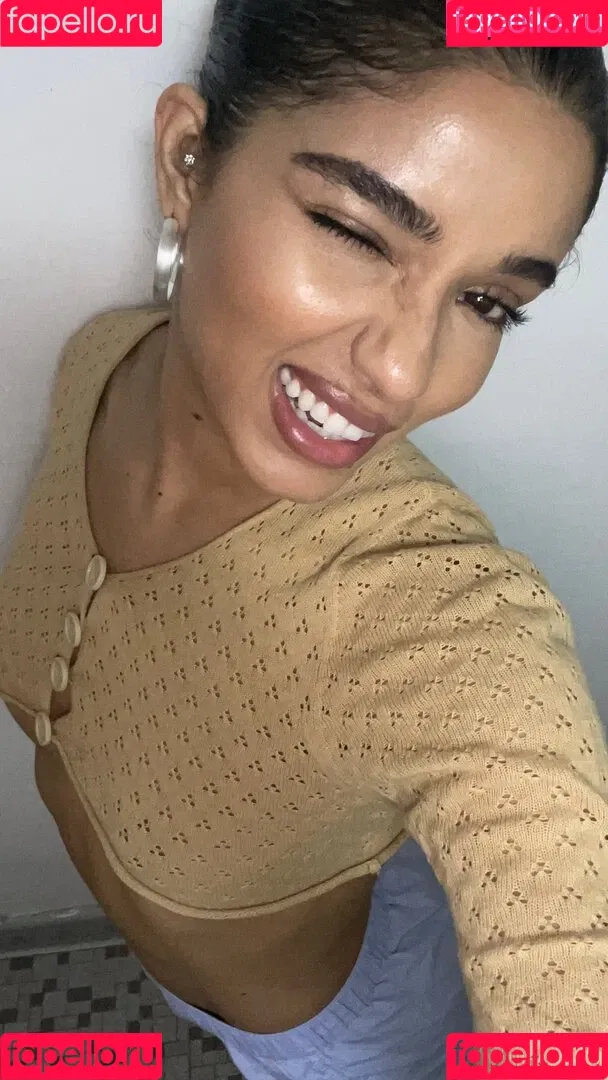 Yovanna Ventura / Yoventura / whoisyoventura Onlyfans Photo Gallery 