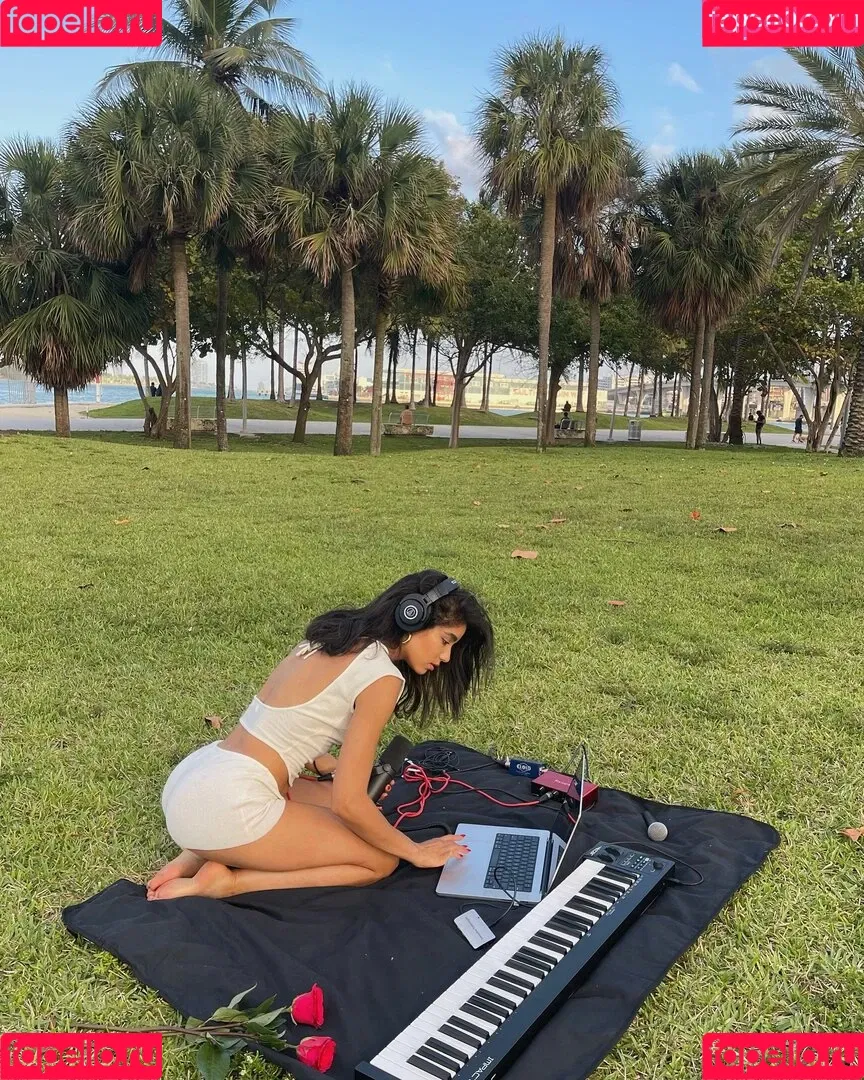Yovanna Ventura / Yoventura / whoisyoventura Onlyfans Photo Gallery 