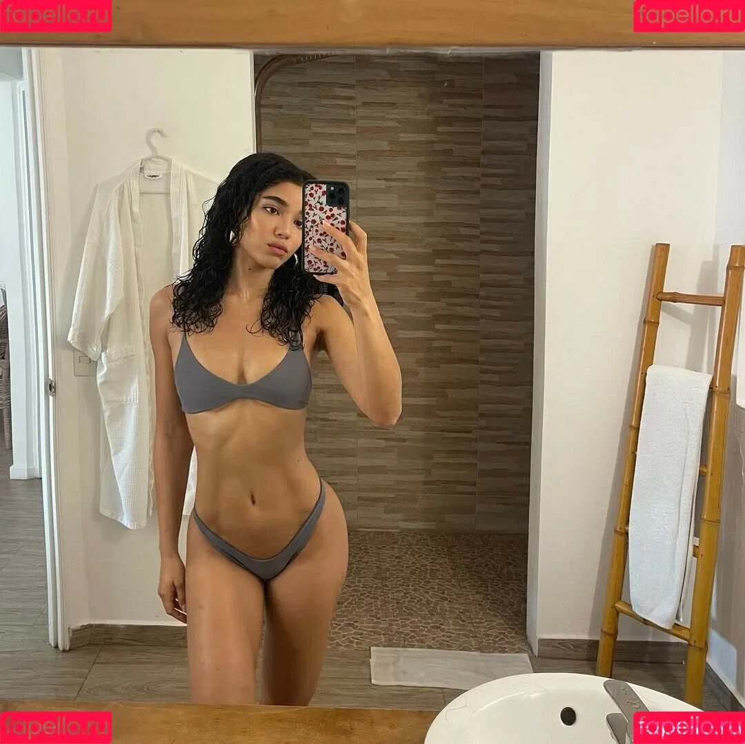Yovanna Ventura / Yoventura / whoisyoventura Onlyfans Photo Gallery 