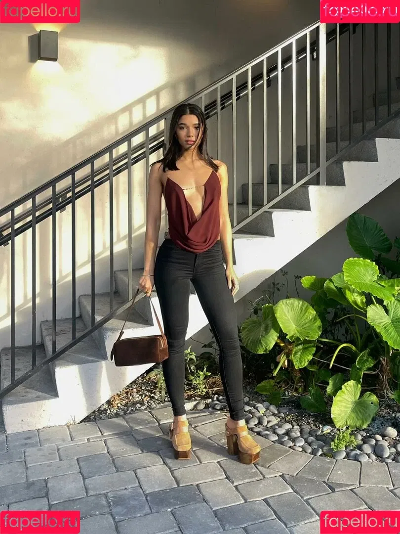 Yovanna Ventura / Yoventura / whoisyoventura Onlyfans Photo Gallery 