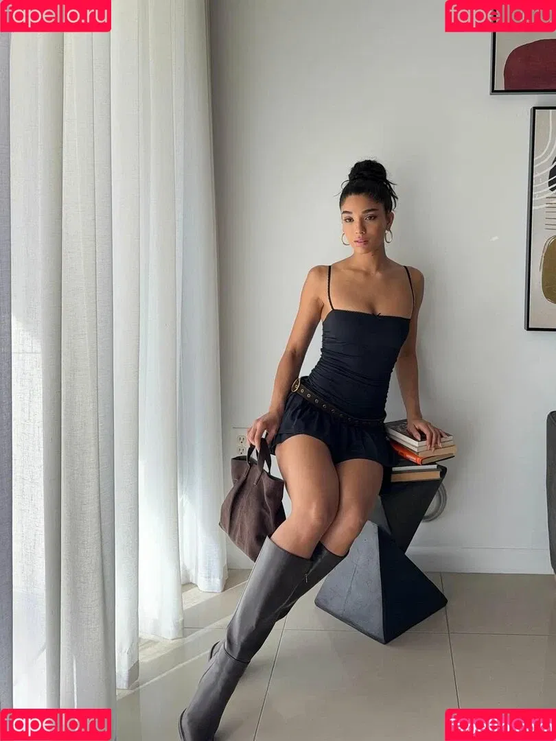 Yovanna Ventura / Yoventura / whoisyoventura Onlyfans Photo Gallery 