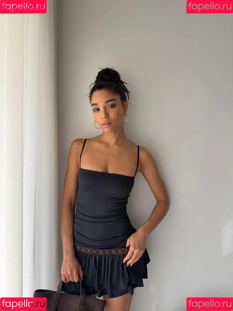 Yovanna Ventura / Yoventura / whoisyoventura Onlyfans Photo Gallery 
