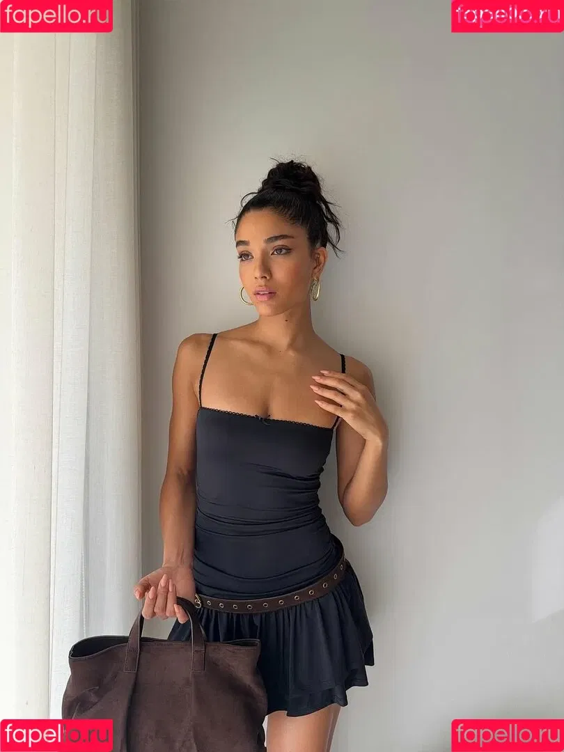 Yovanna Ventura / Yoventura / whoisyoventura Onlyfans Photo Gallery 