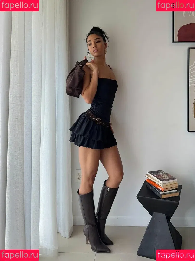 Yovanna Ventura / Yoventura / whoisyoventura Onlyfans Photo Gallery 