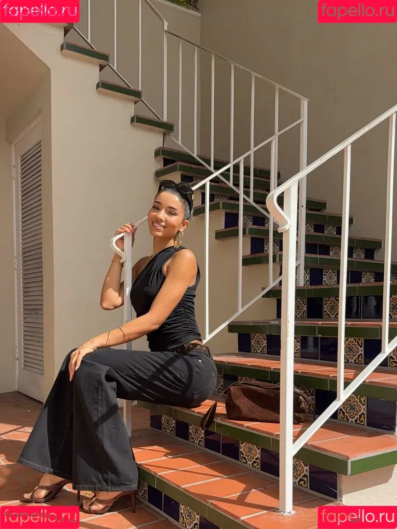 Yovanna Ventura / Yoventura / whoisyoventura Onlyfans Photo Gallery 