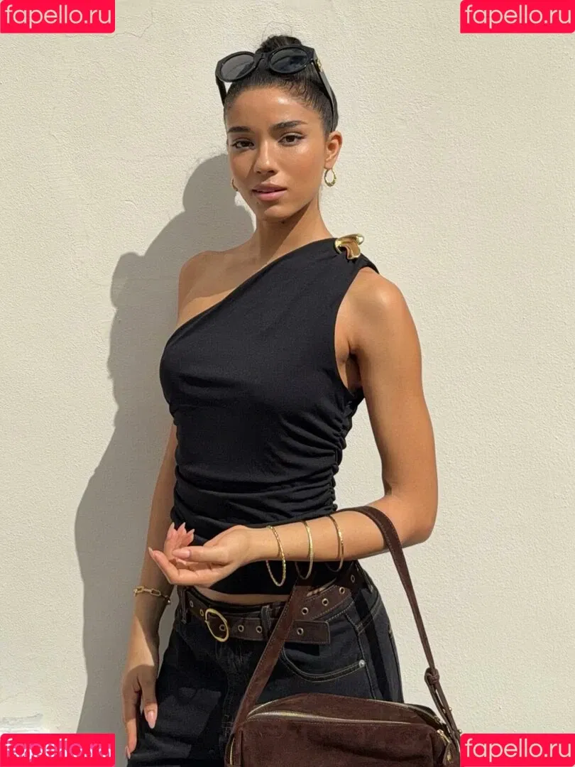 Yovanna Ventura / Yoventura / whoisyoventura Onlyfans Photo Gallery 