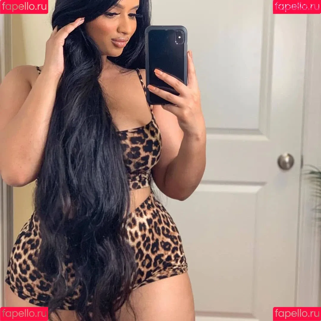 Tanya Ali / ___tanyaali / cookiesandmilf Onlyfans Photo Gallery 