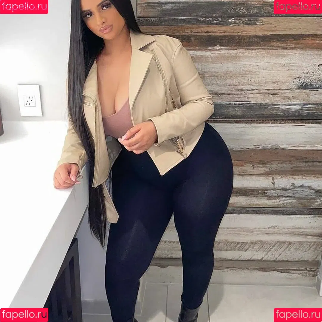 Tanya Ali / ___tanyaali / cookiesandmilf Onlyfans Photo Gallery 