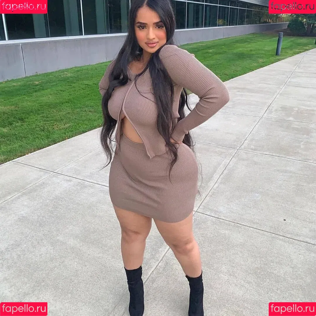 Tanya Ali / ___tanyaali / cookiesandmilf Onlyfans Photo Gallery 