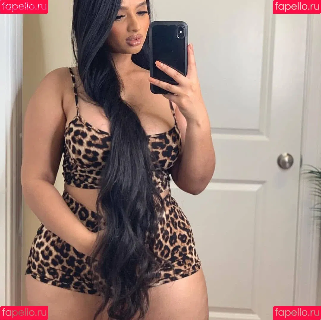 Tanya Ali / ___tanyaali / cookiesandmilf Onlyfans Photo Gallery 