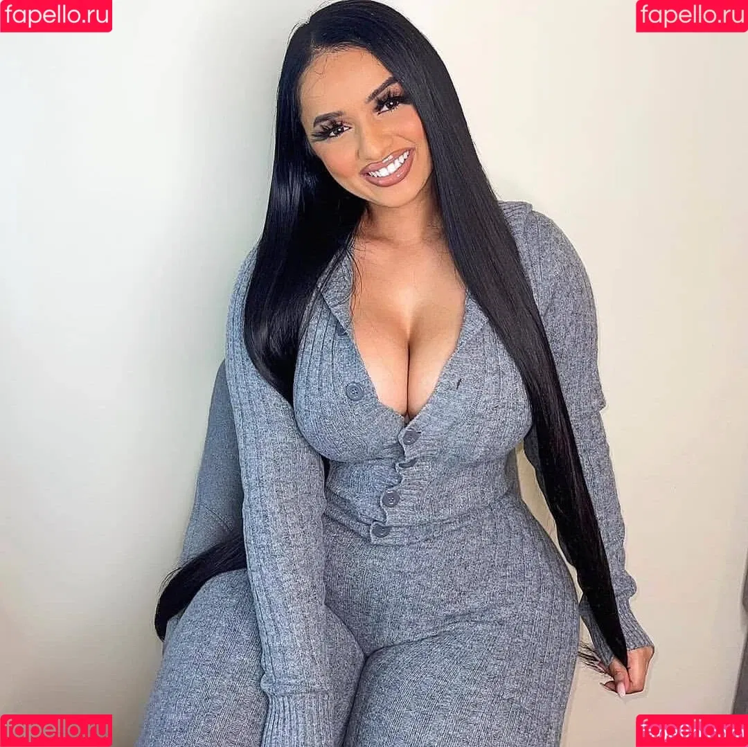 Tanya Ali / ___tanyaali / cookiesandmilf Onlyfans Photo Gallery 