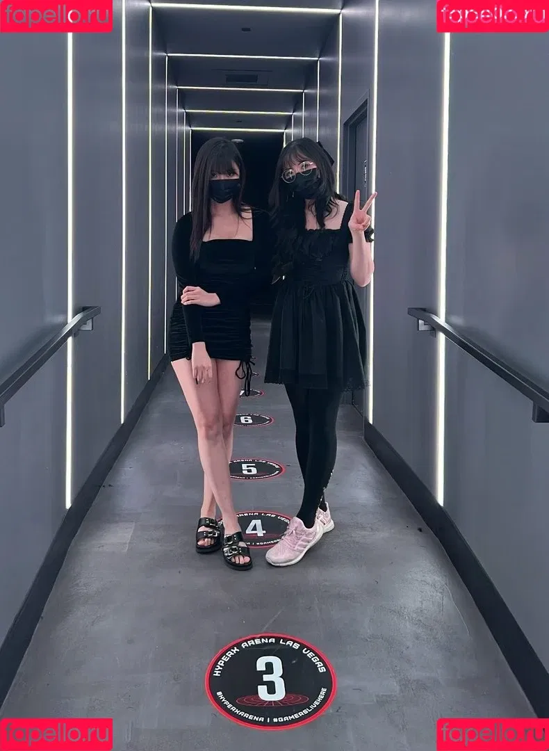 AriaSaki / simplyjustaria Onlyfans Photo Gallery 