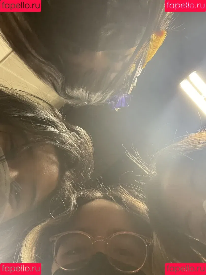 AriaSaki / simplyjustaria Onlyfans Photo Gallery 