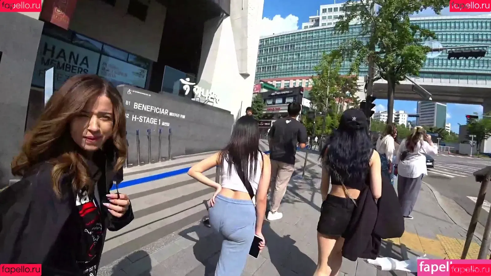 AriaSaki / simplyjustaria Onlyfans Photo Gallery 