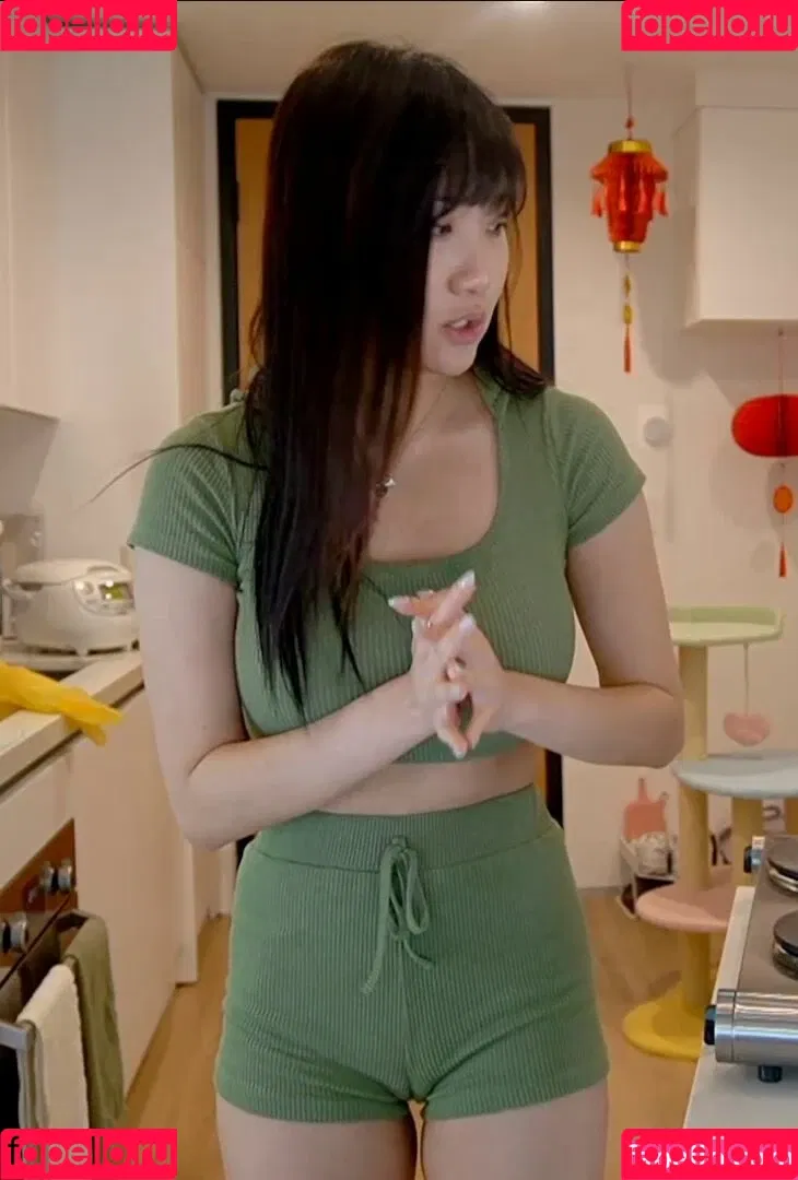 AriaSaki / simplyjustaria Onlyfans Photo Gallery 