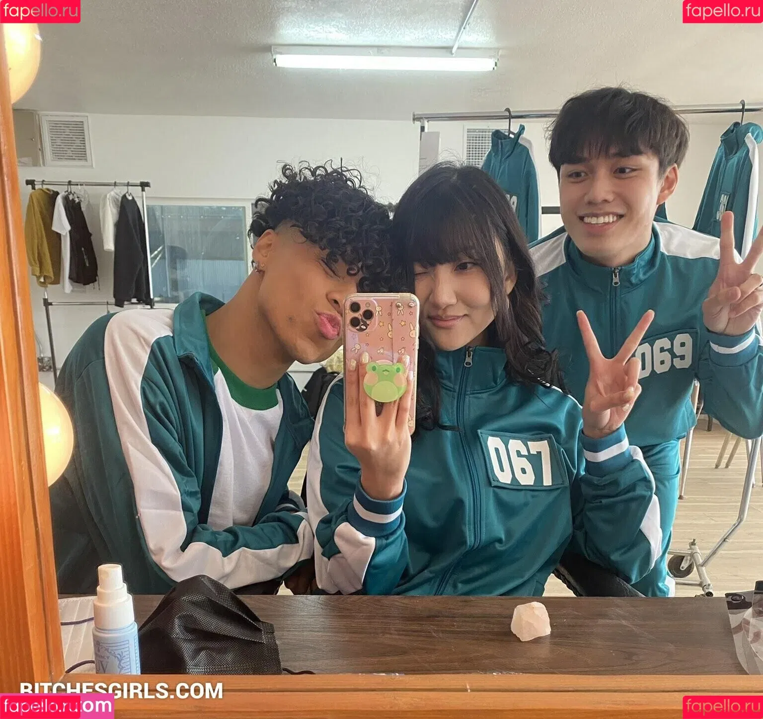 AriaSaki / simplyjustaria Onlyfans Photo Gallery 